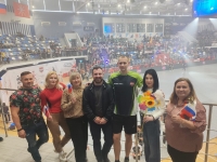 photo_5467668491260787977_y