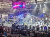 photo_5467387308341854561_y